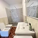 Spacious 1br Hub With Balcony